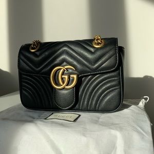 GUCCI BLACK SMALL GG MARMONT SHOULDER BAG
